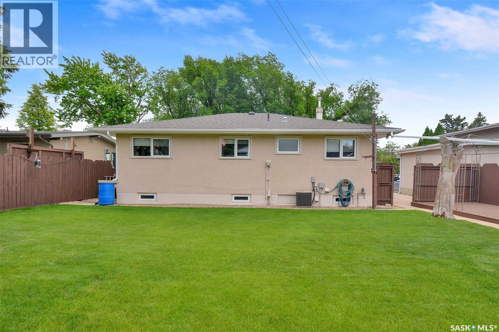 1721 Empire AVENUE — photo 28