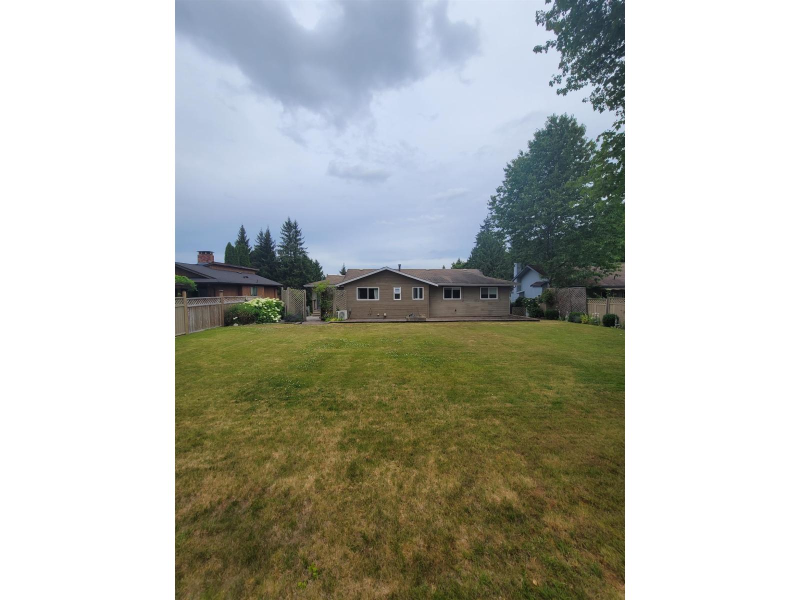 upper 20504 95A STREET, Langley