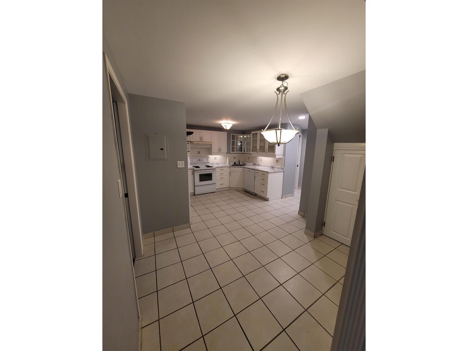 lower 20504 95A STREET, Langley