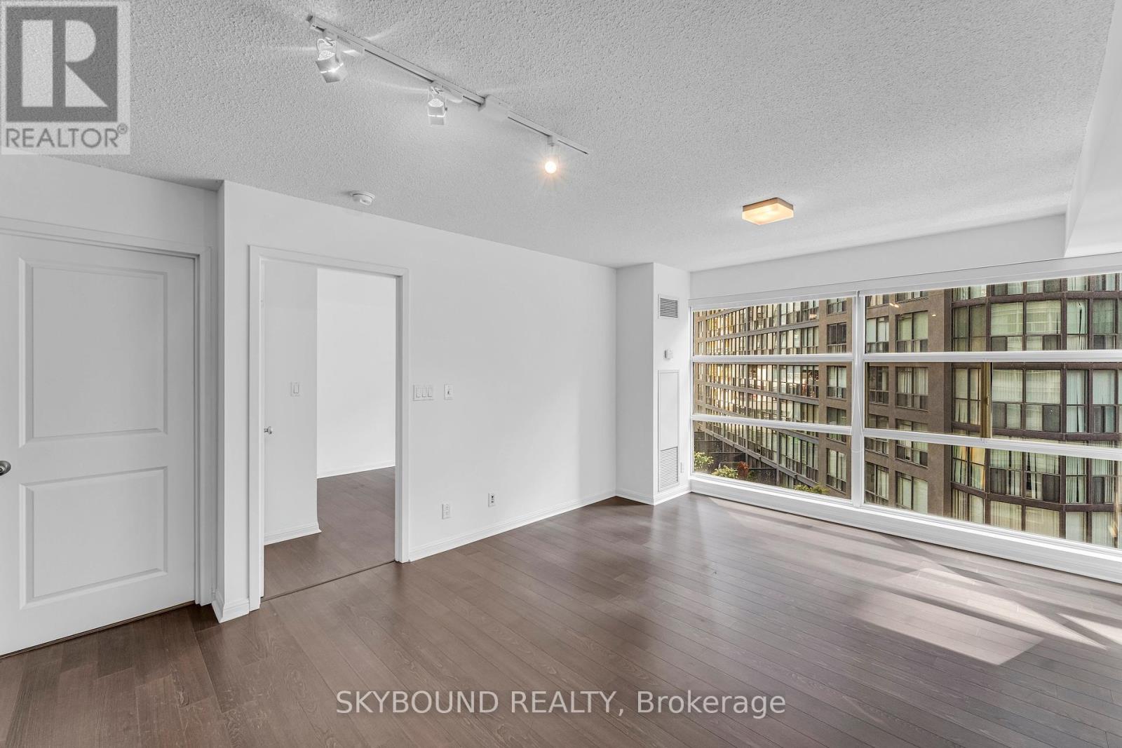 #505 11 ST JOSEPH STREET - 10