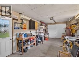126 2 Street N, Huxley, AB T0M0Z0 Photo 32