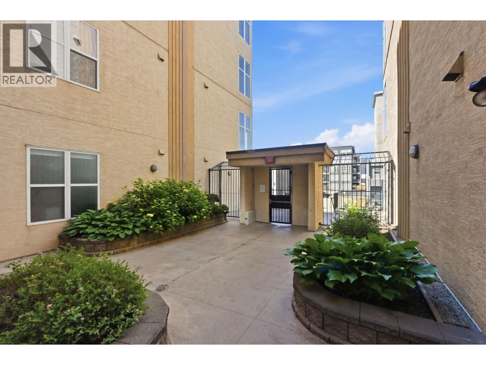 #102 1327 St. Paul Street - 26