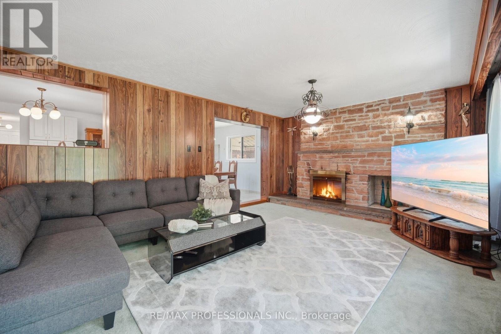 74 RINGWAY CRESCENT - 12