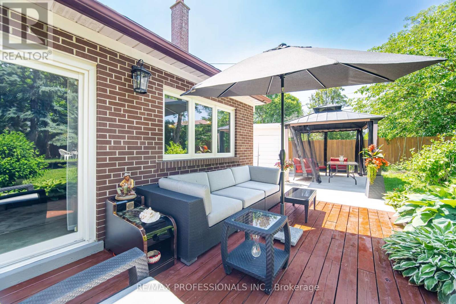 74 RINGWAY CRESCENT - 36