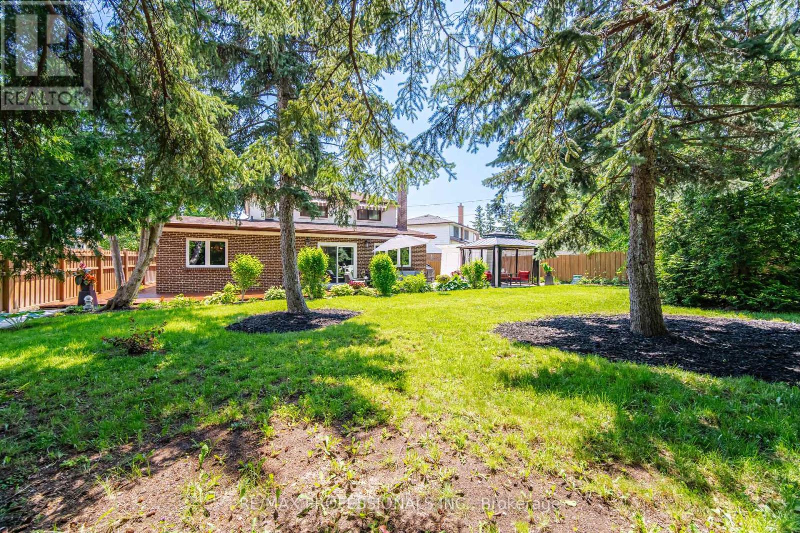 74 RINGWAY CRESCENT - 43
