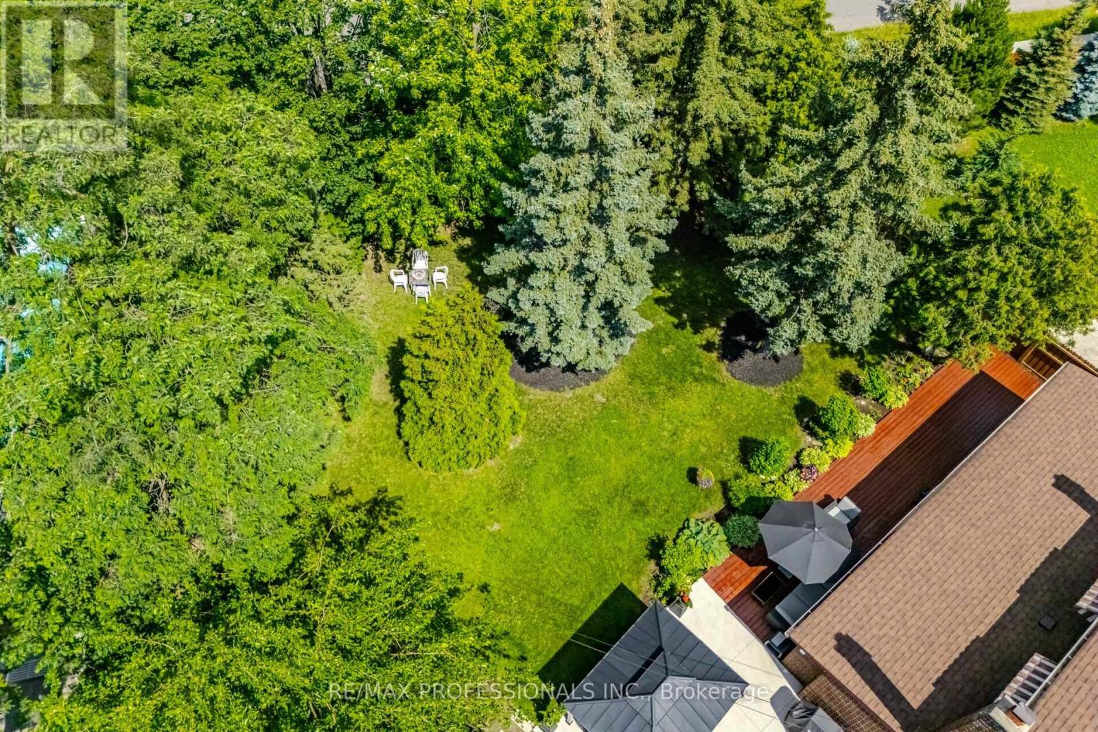 74 RINGWAY CRESCENT - 44