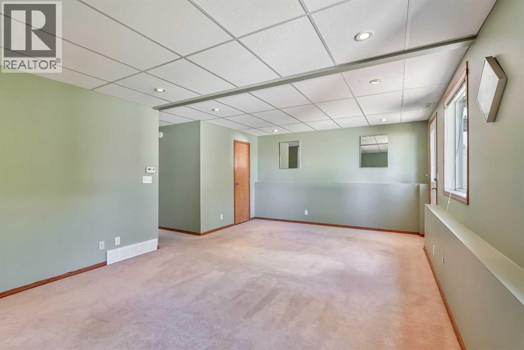 236 Covepark Close NE - 22