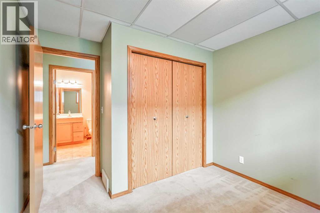 236 Covepark Close NE - 25