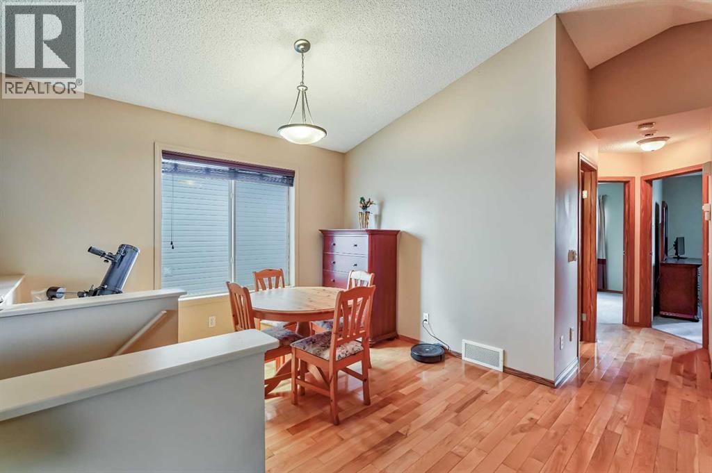 236 Covepark Close NE - 8