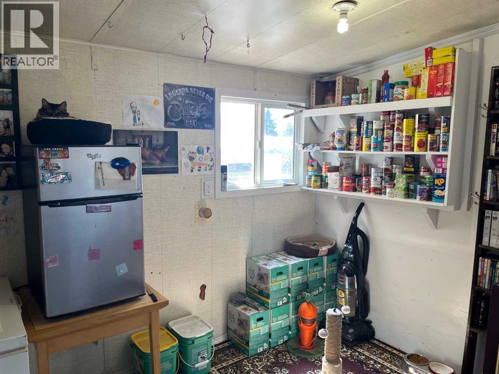 324 3 Street W - 16