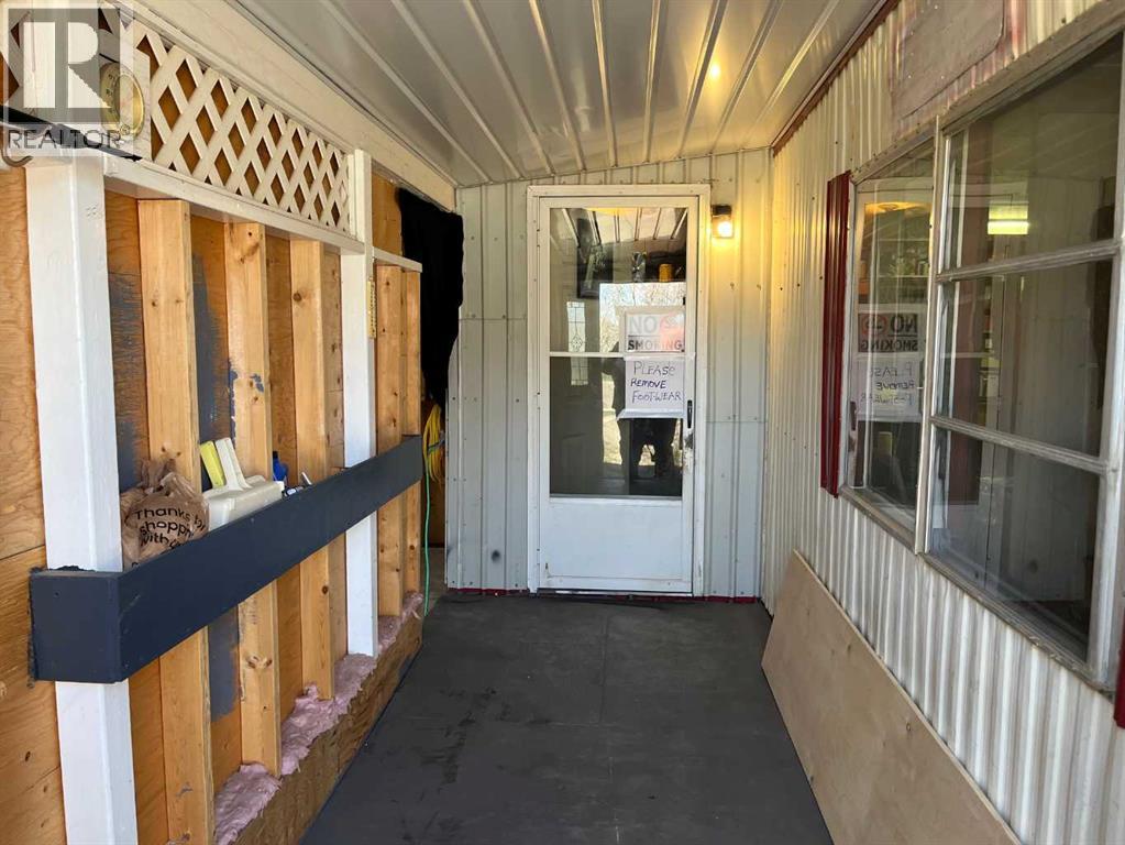 324 3 Street W - 2
