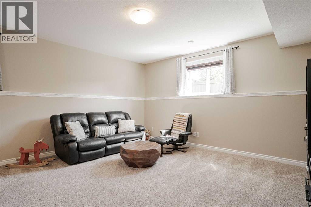 140 Heibert Bay — photo 35