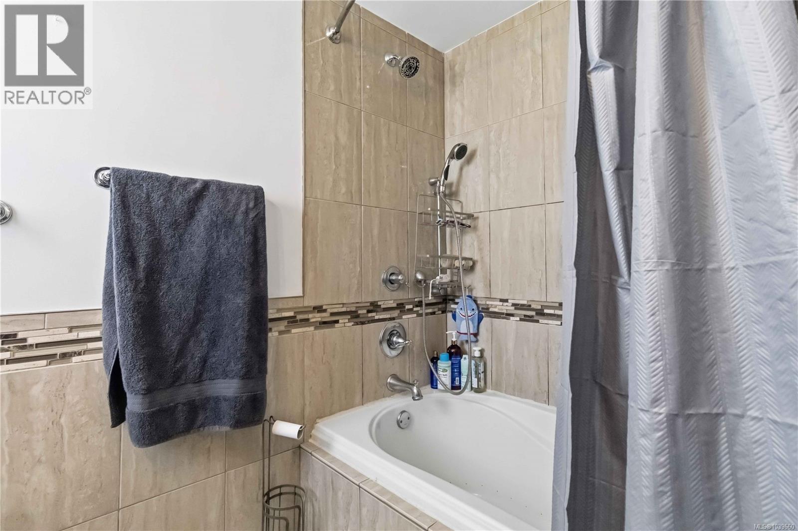3389 Mary Anne Cres - 18