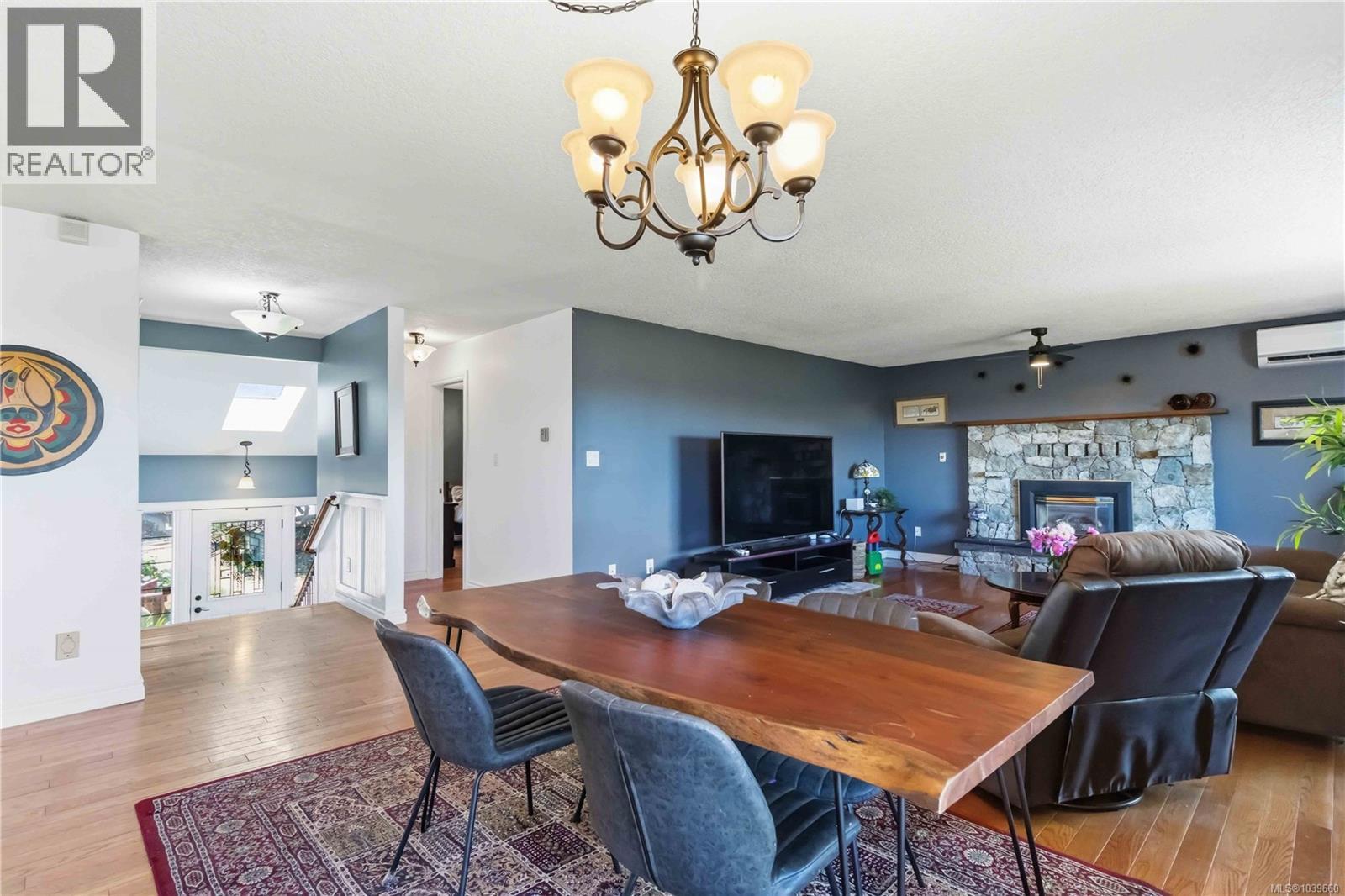 3389 Mary Anne Cres - 8