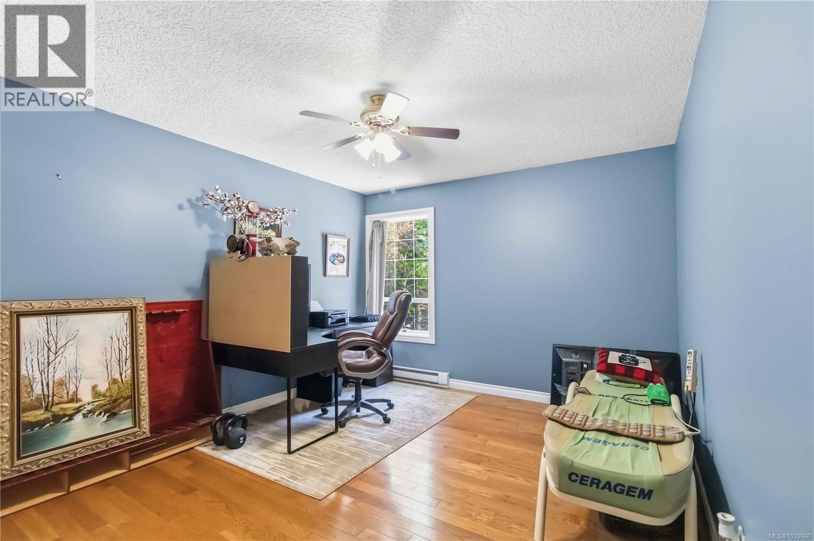 3389 Mary Anne Cres - 19