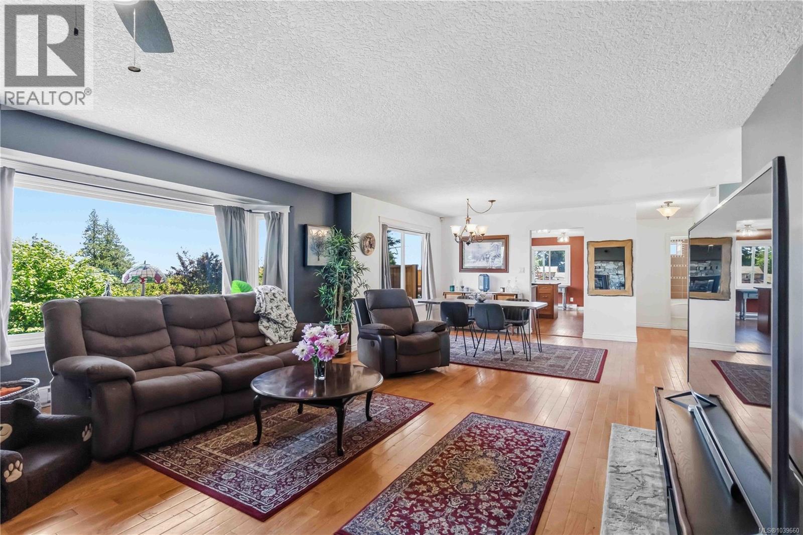 3389 Mary Anne Cres - Image 9