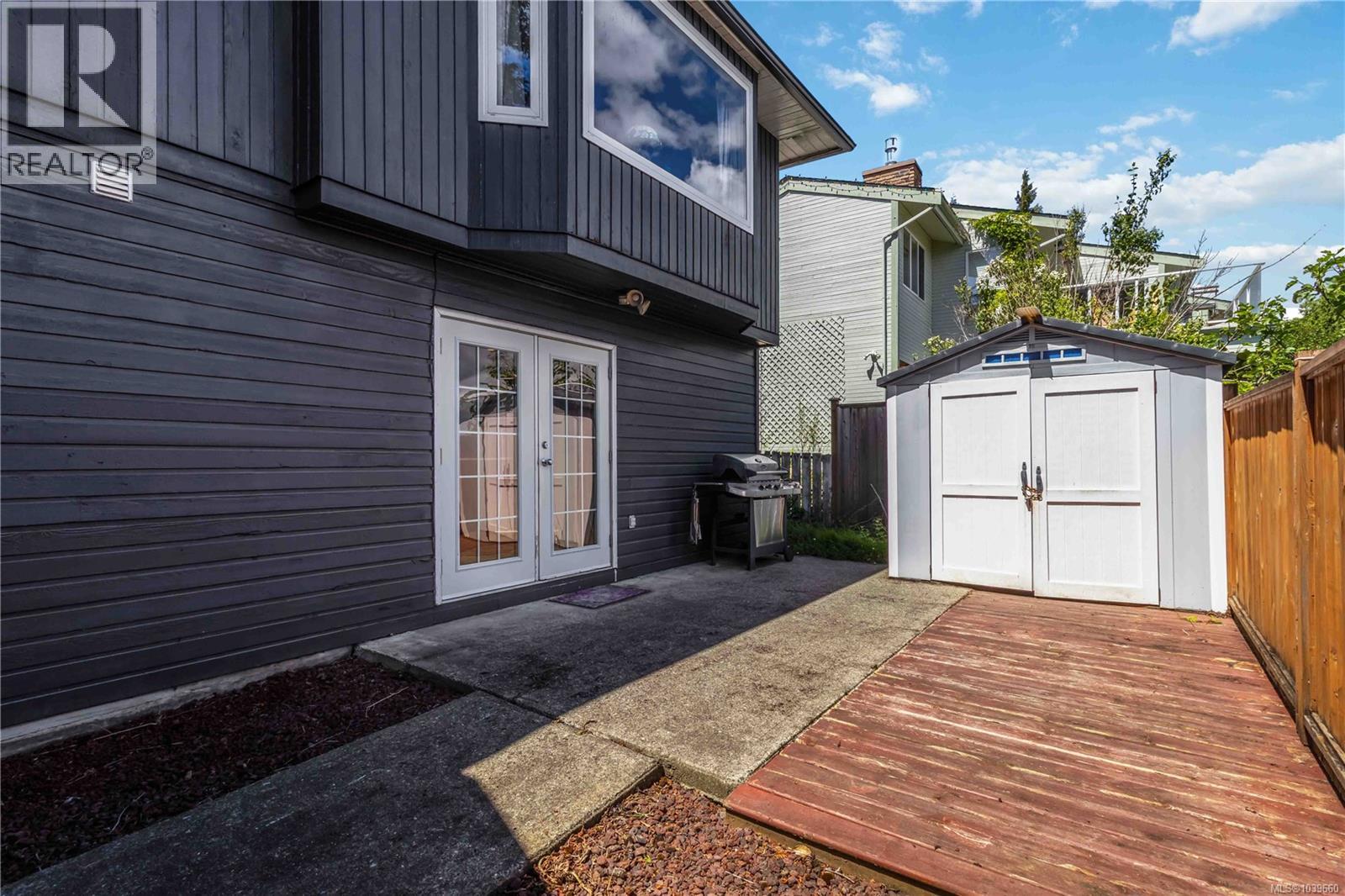 3389 Mary Anne Cres - 42