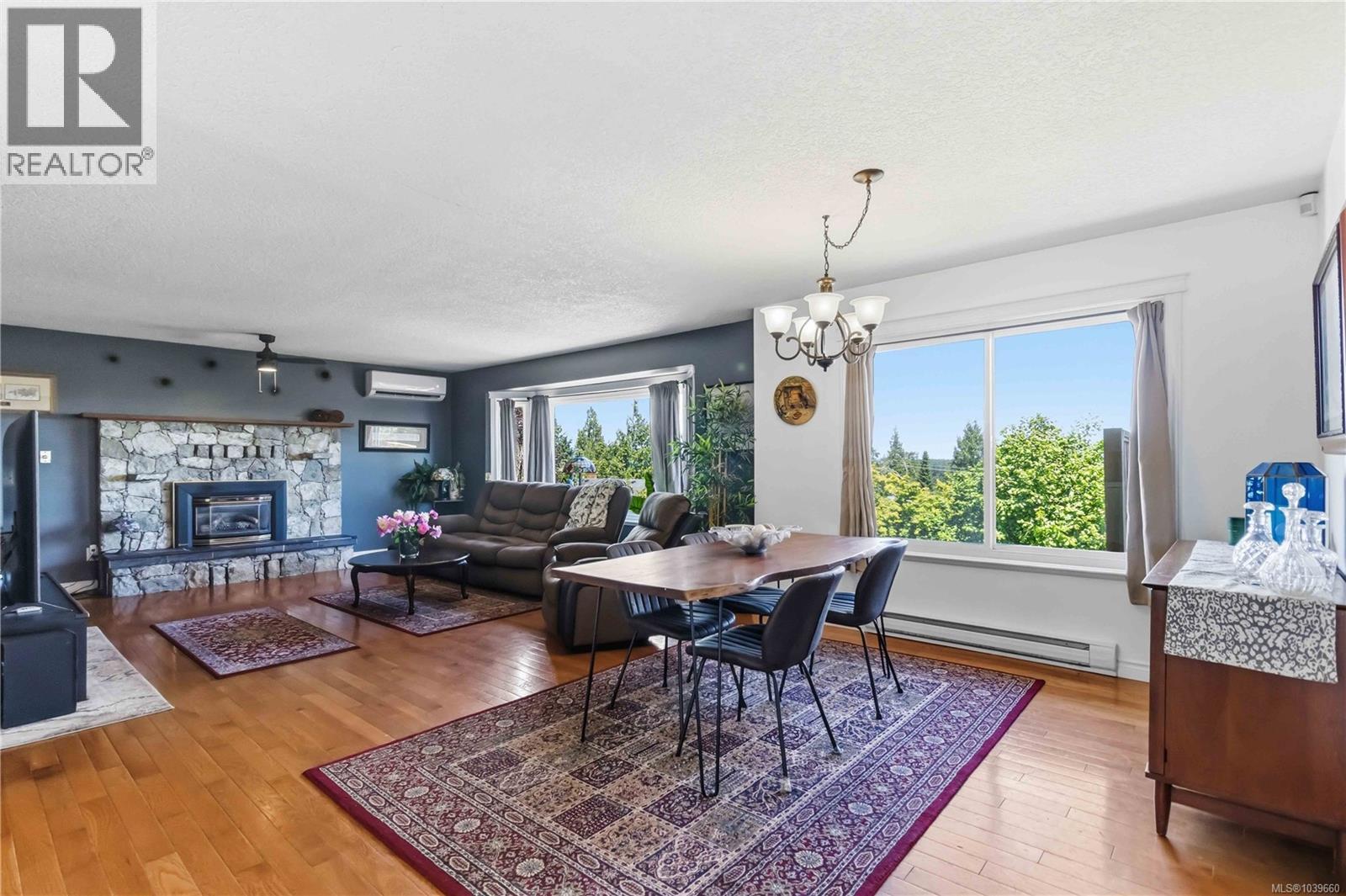 3389 Mary Anne Cres - 13