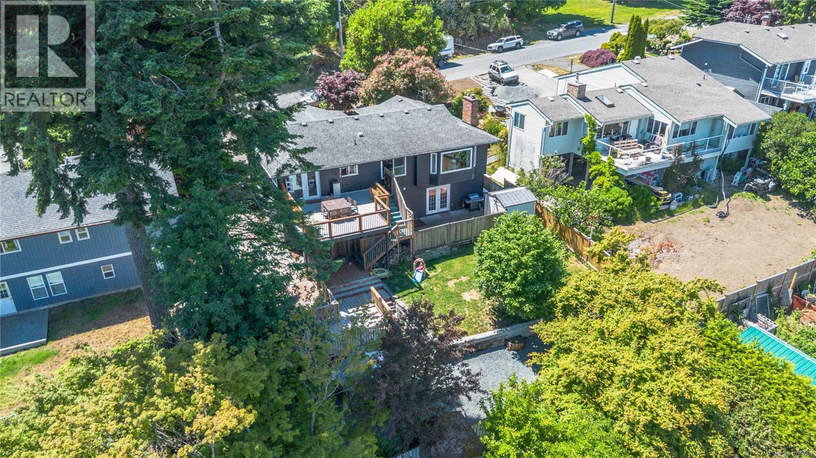 3389 Mary Anne Cres - 57