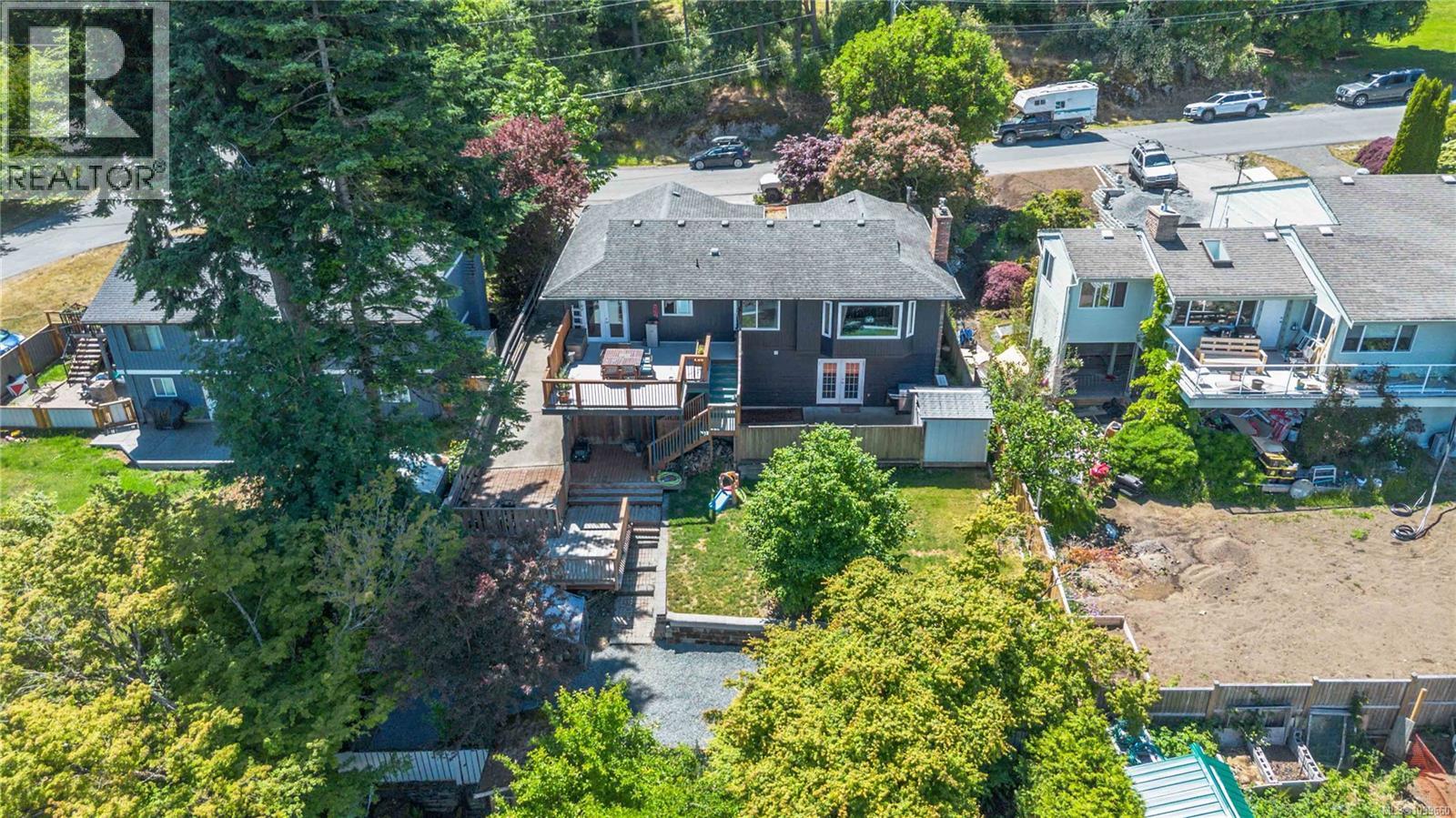 3389 Mary Anne Cres - 56
