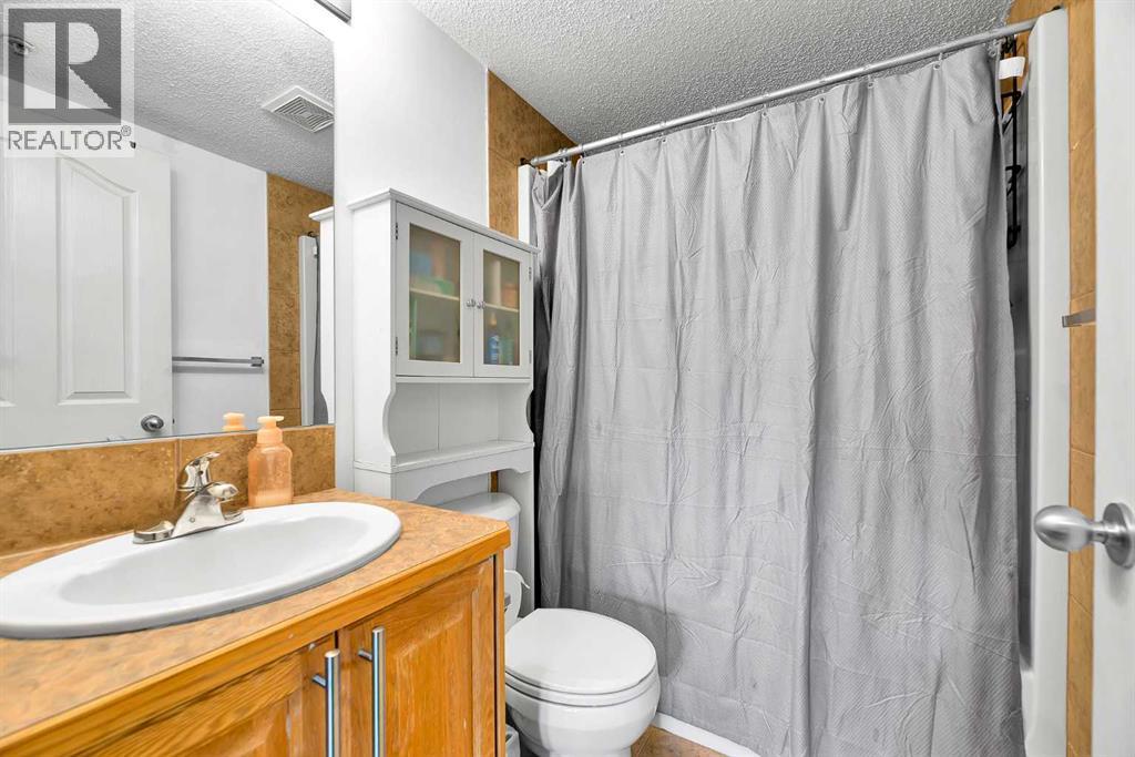 #218 92 Saddletree Court NE - 18