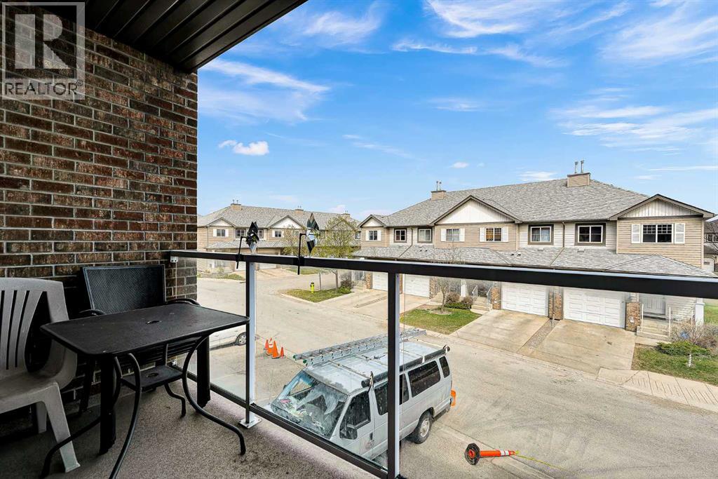 #218 92 Saddletree Court NE - 12