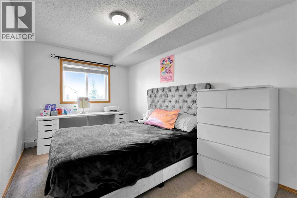 #218 92 Saddletree Court NE - 19