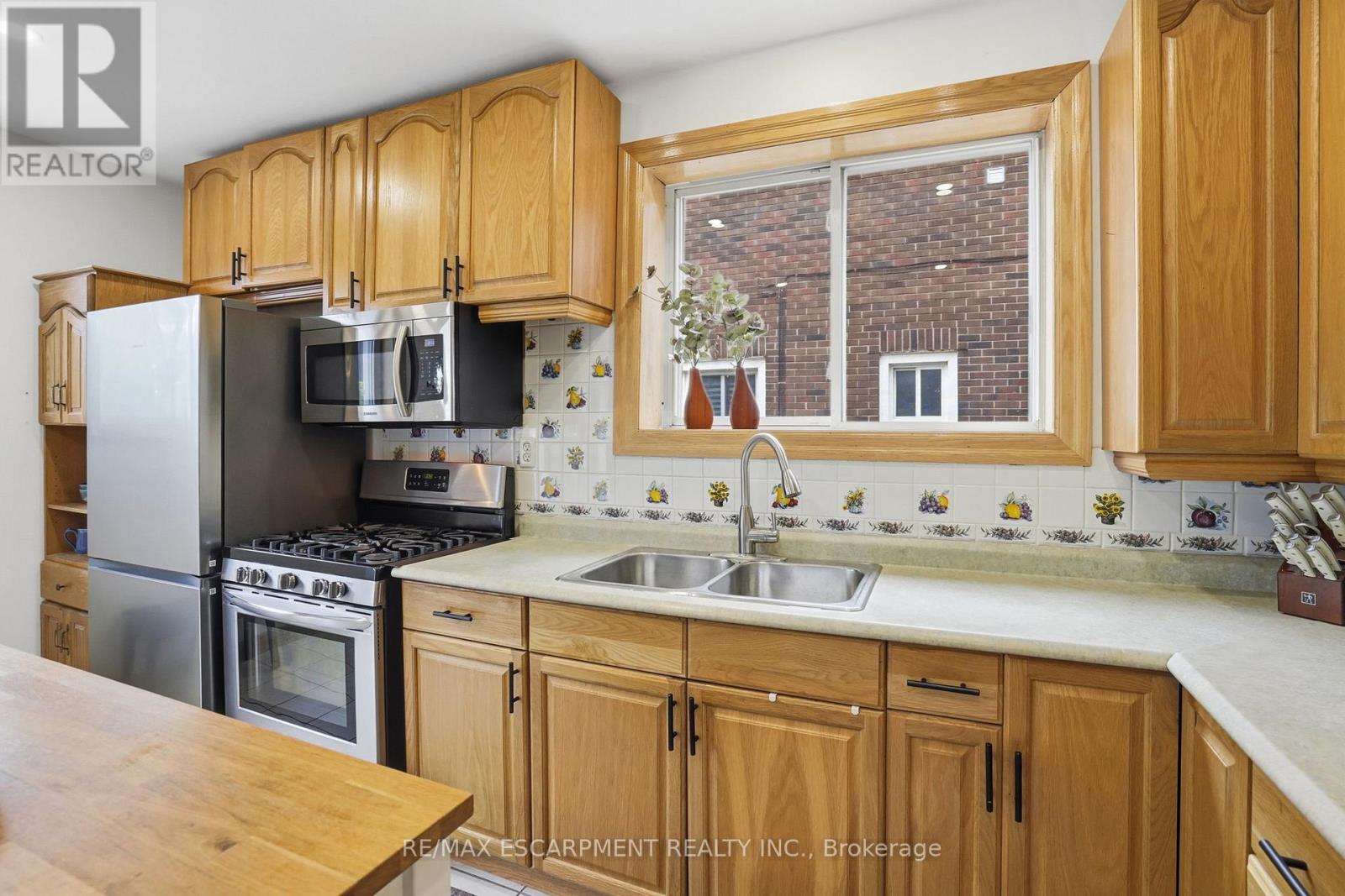 17 TUXEDO AVENUE S - 15