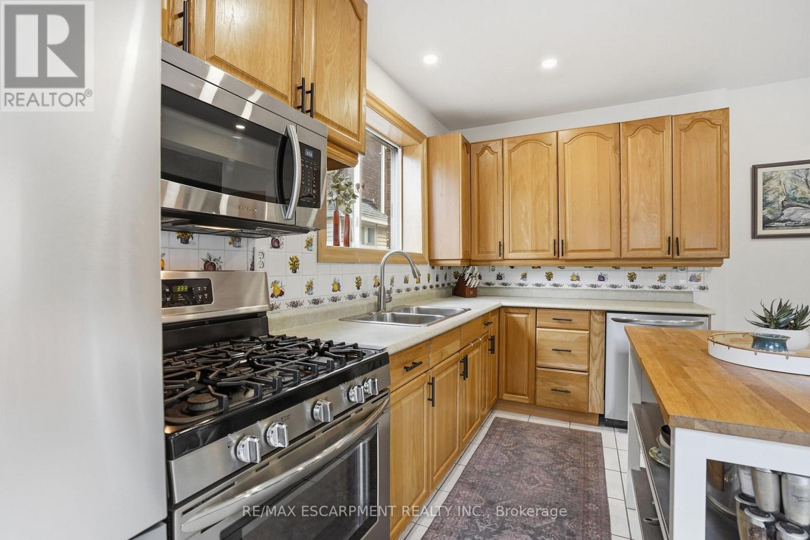 17 TUXEDO AVENUE S - 16
