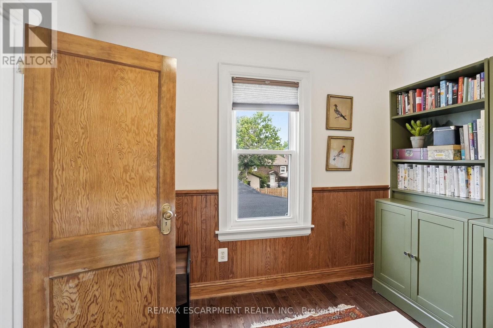 17 TUXEDO AVENUE S - 29