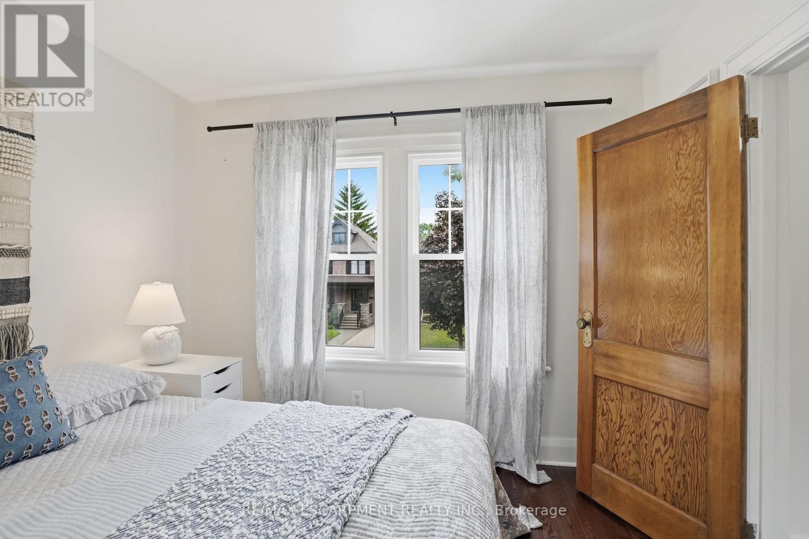 17 TUXEDO AVENUE S - 32