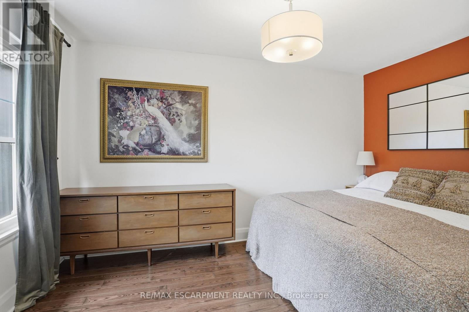17 TUXEDO AVENUE S - 34
