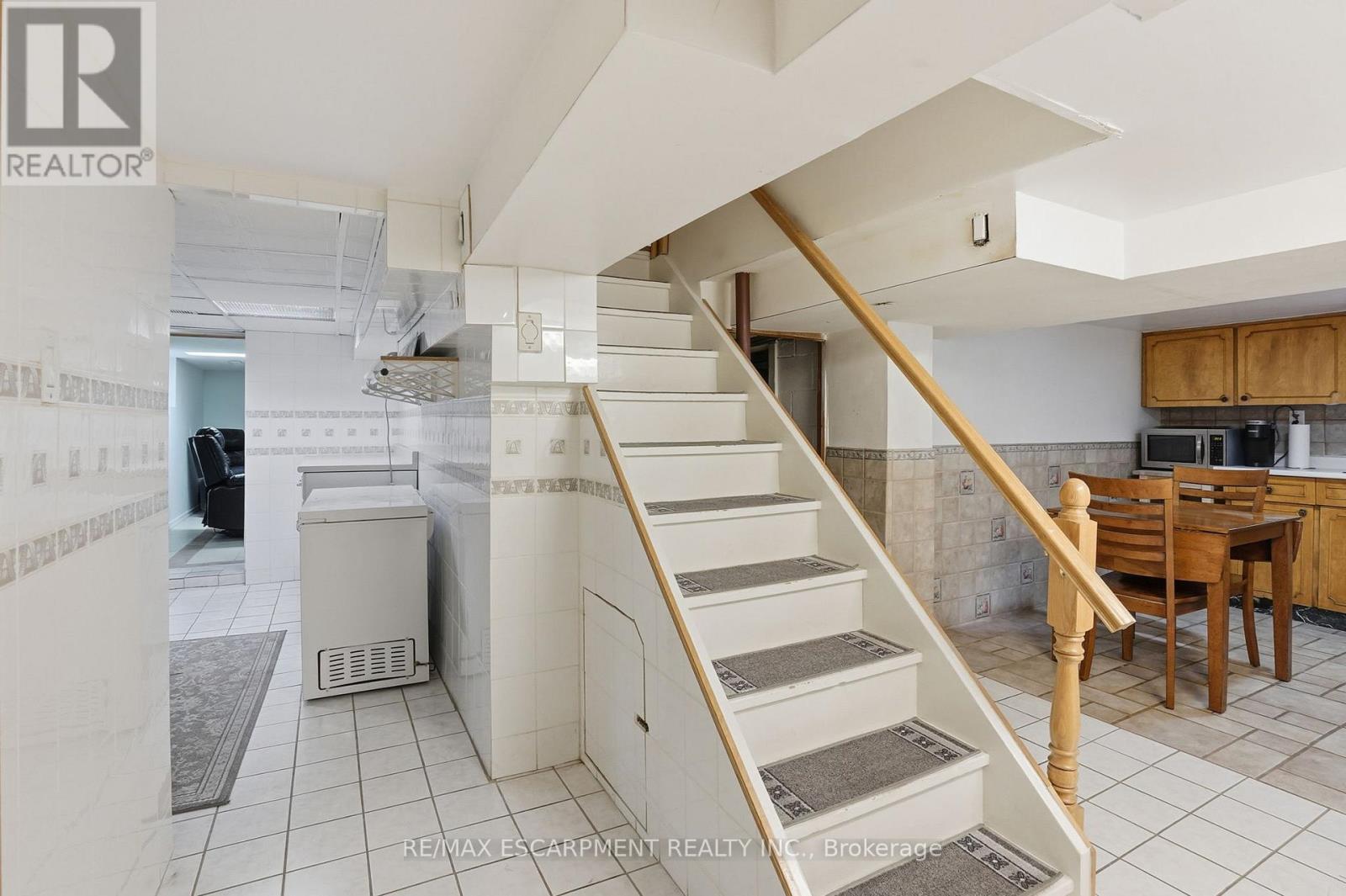 17 TUXEDO AVENUE S - 39