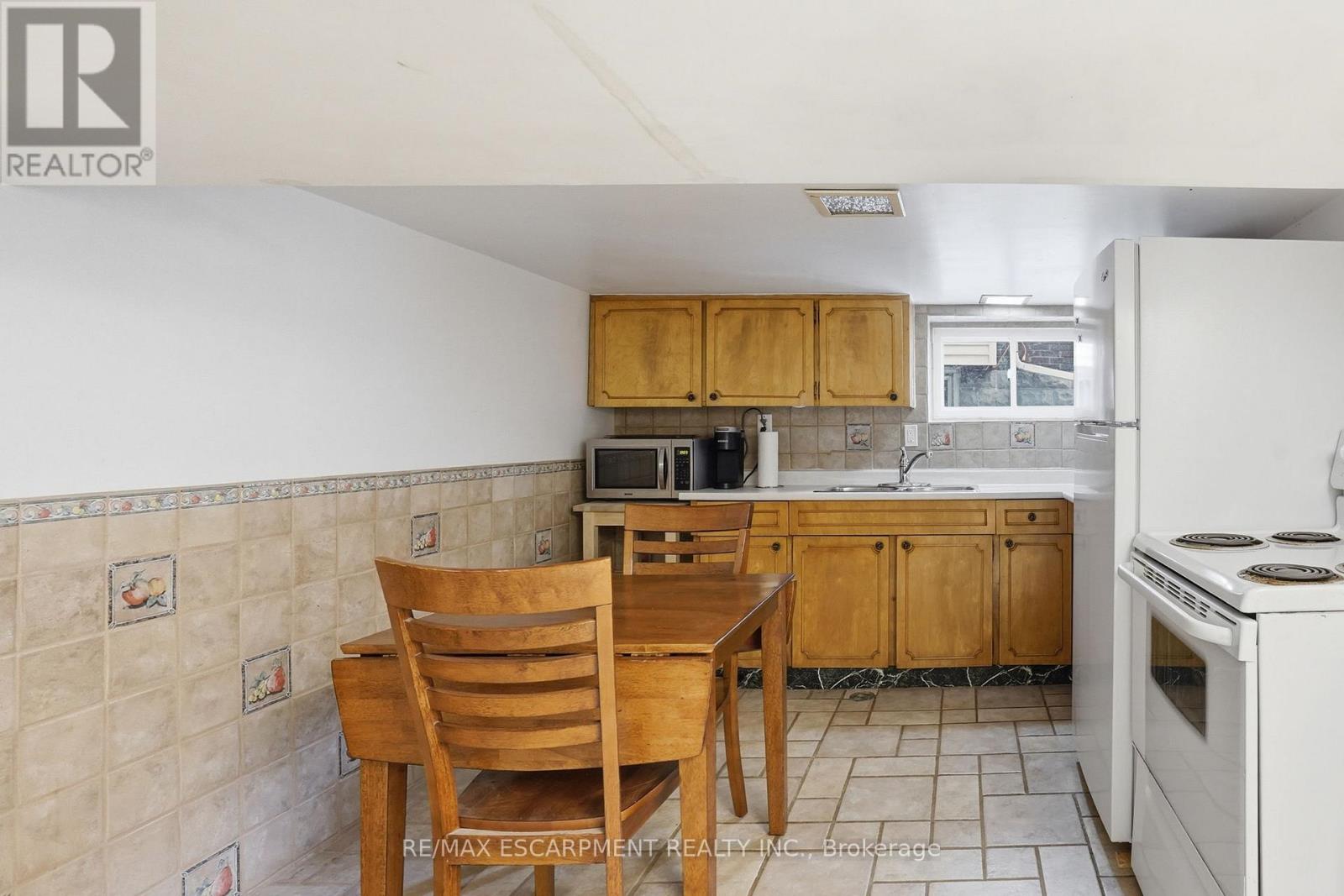 17 TUXEDO AVENUE S - 40