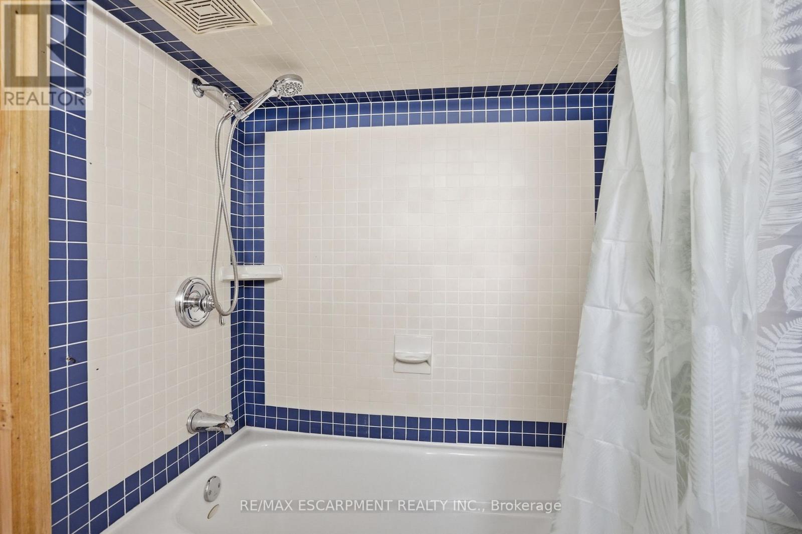 17 TUXEDO AVENUE S - 43