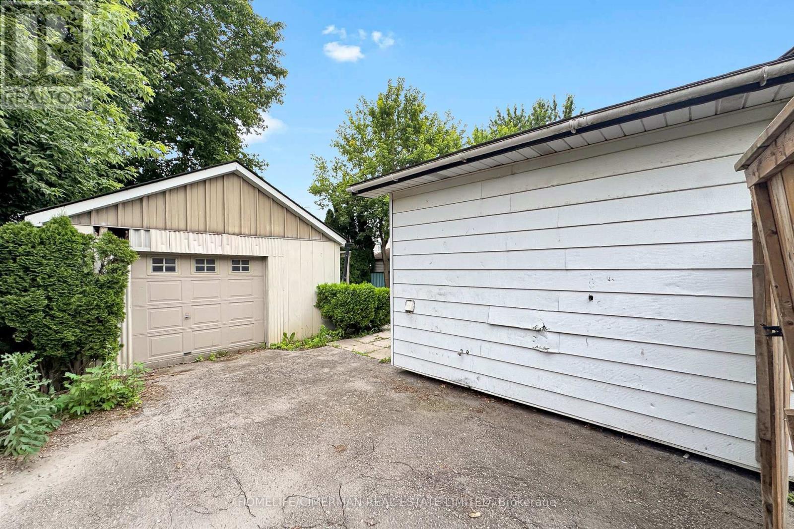 166 NORMANHURST AVENUE - 22