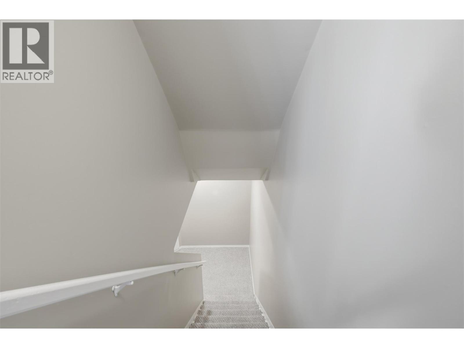 #35 1605 Summit Drive - 27