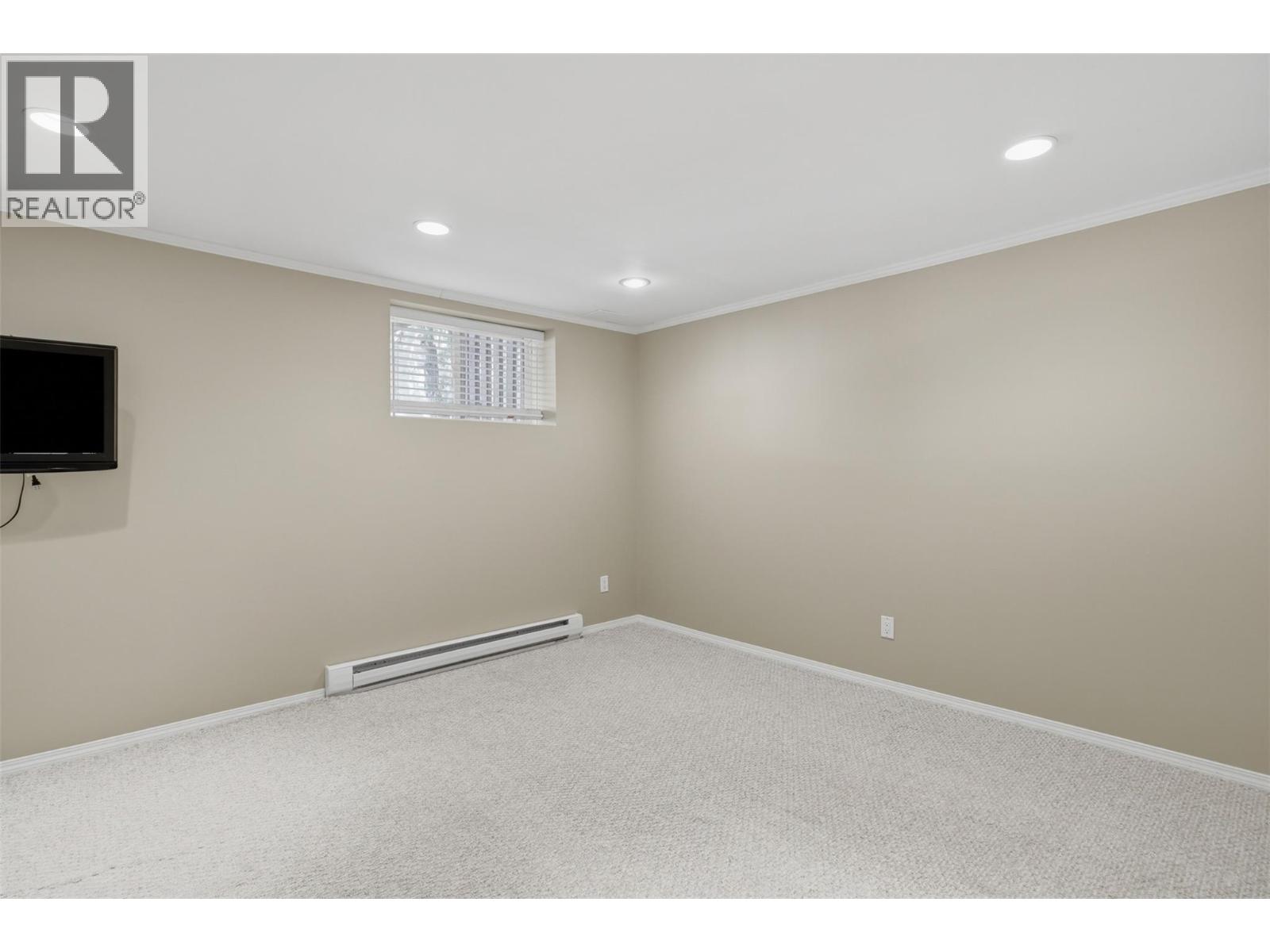 #35 1605 Summit Drive - 28