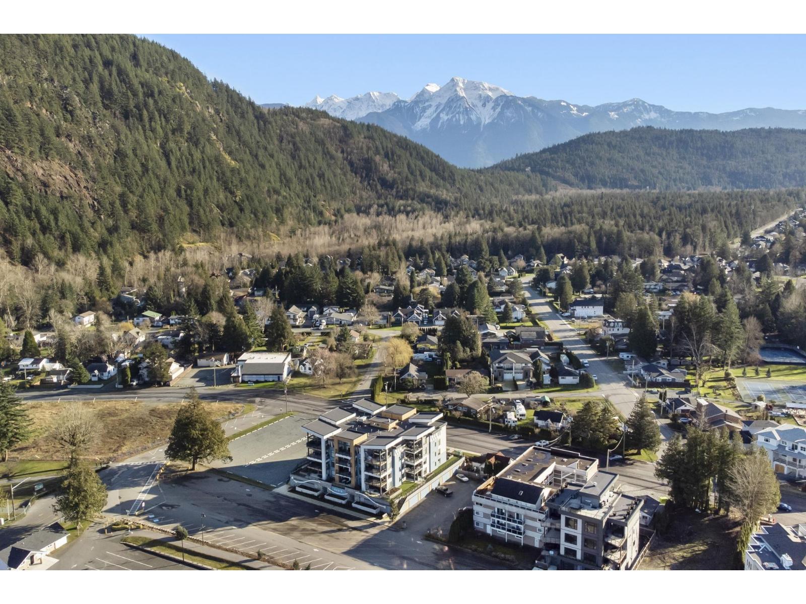 307 470 ESPLANADE AVENUE, Harrison Hot Springs, Harrison Hot Springs