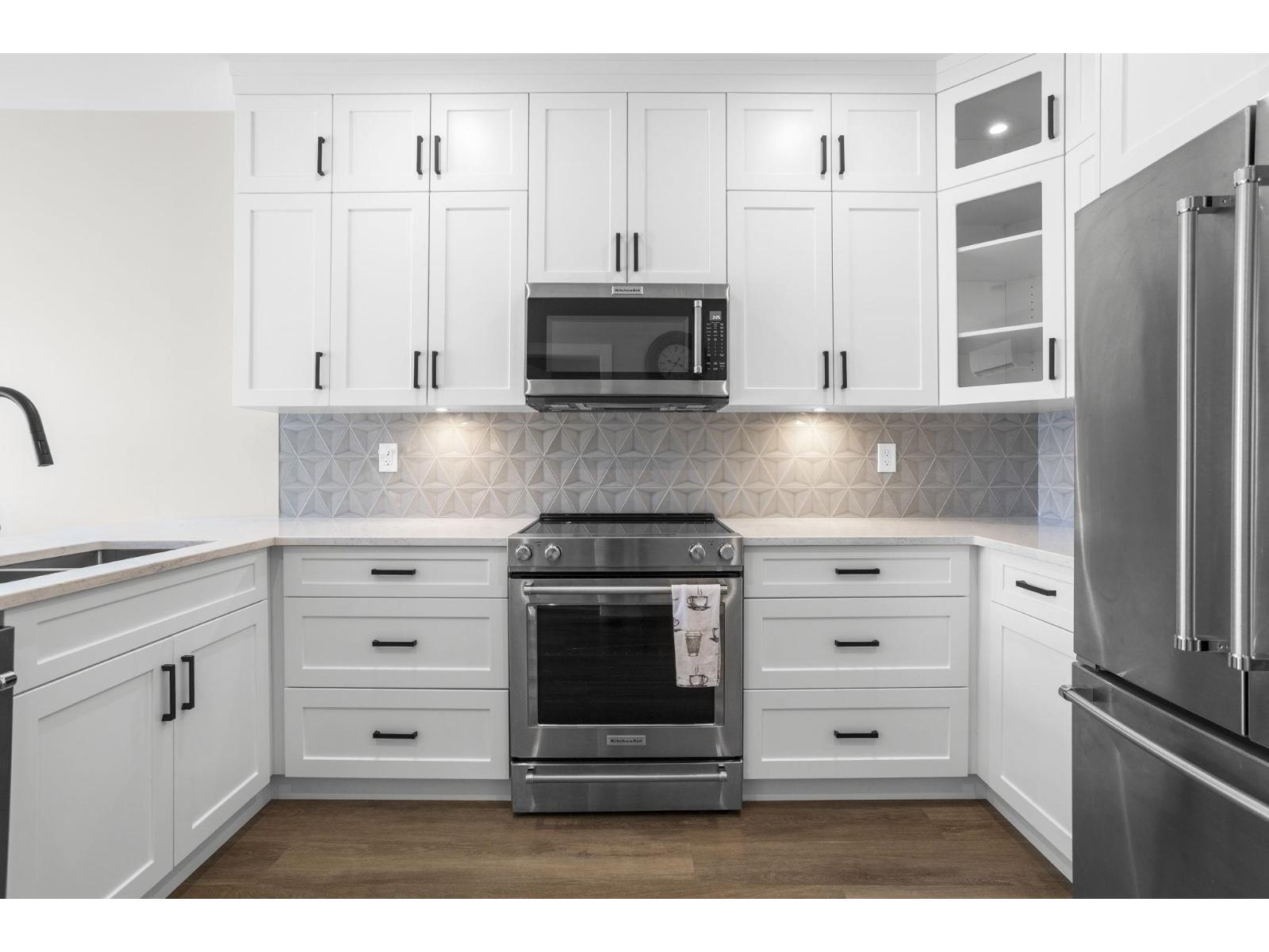 307 470 ESPLANADE AVENUE, Harrison Hot Springs, Harrison Hot Springs