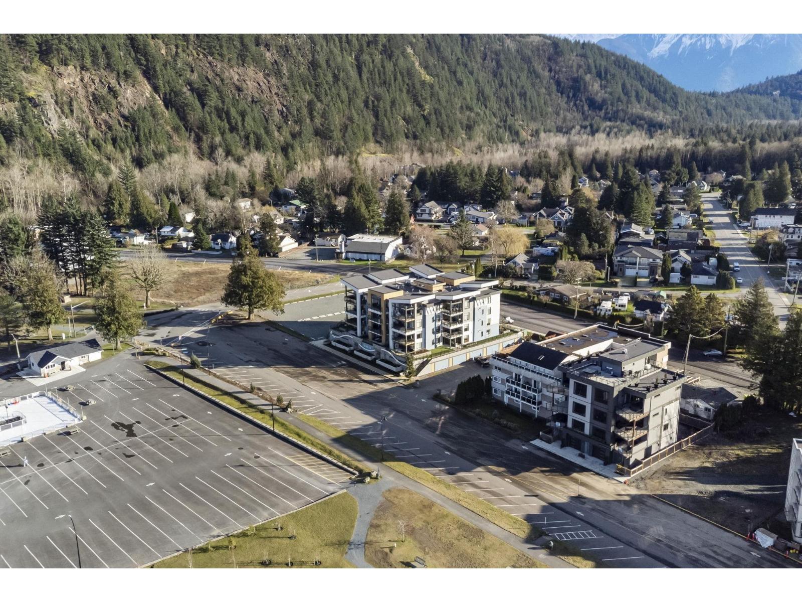 307 470 ESPLANADE AVENUE, Harrison Hot Springs, Harrison Hot Springs