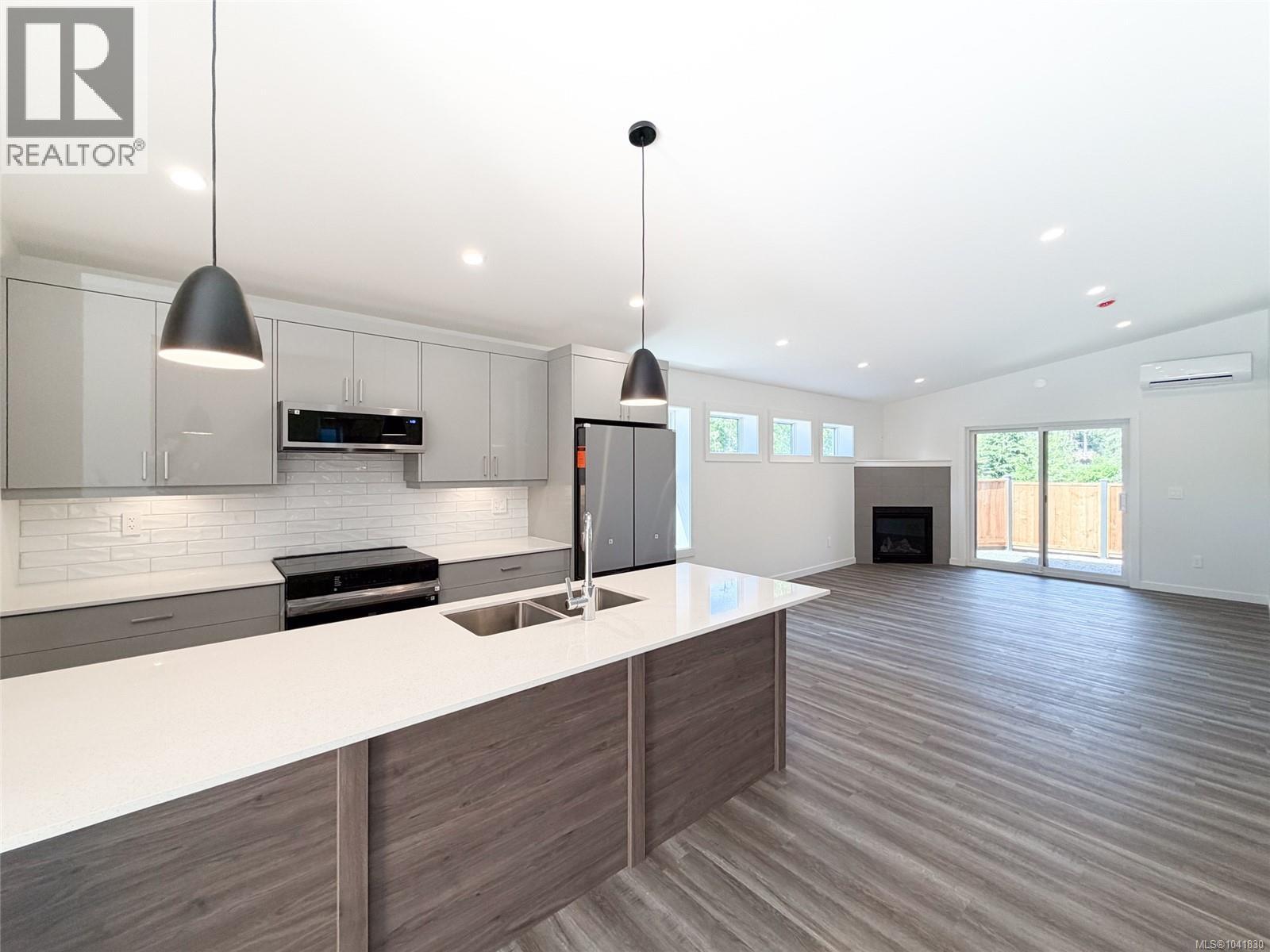 #15 3025 Royston Rd - 4