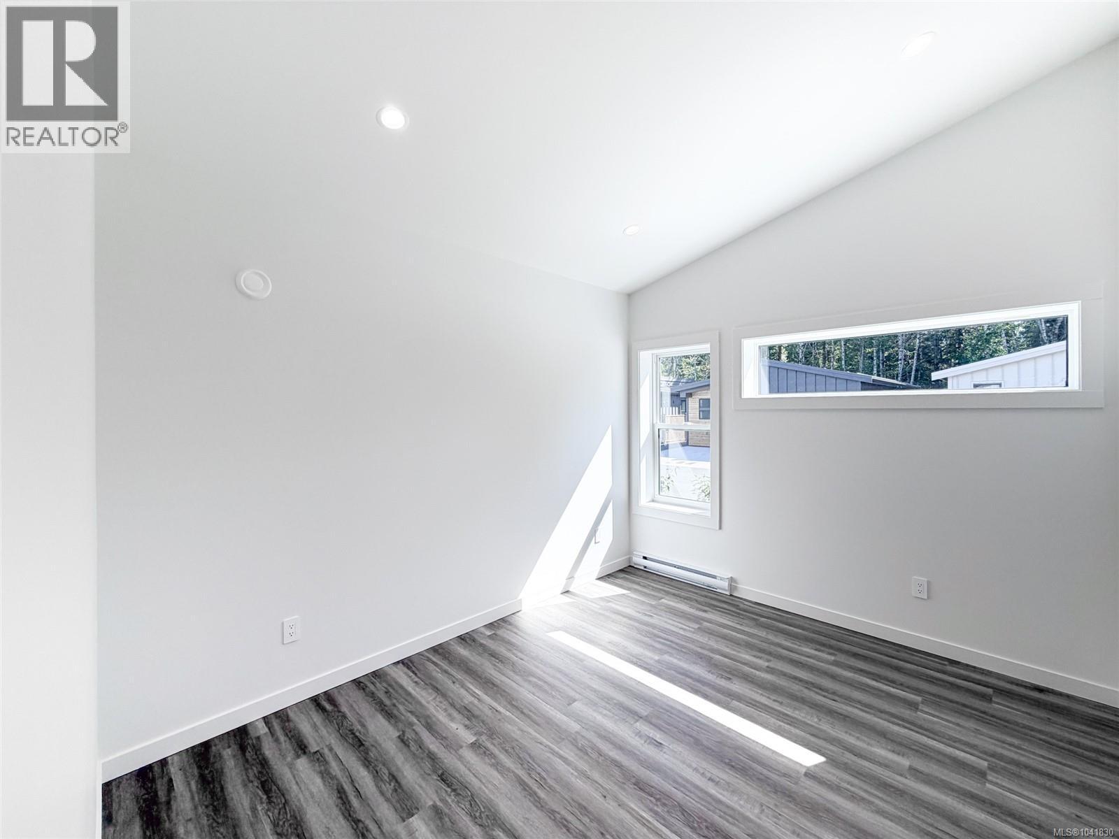 #15 3025 Royston Rd - 11