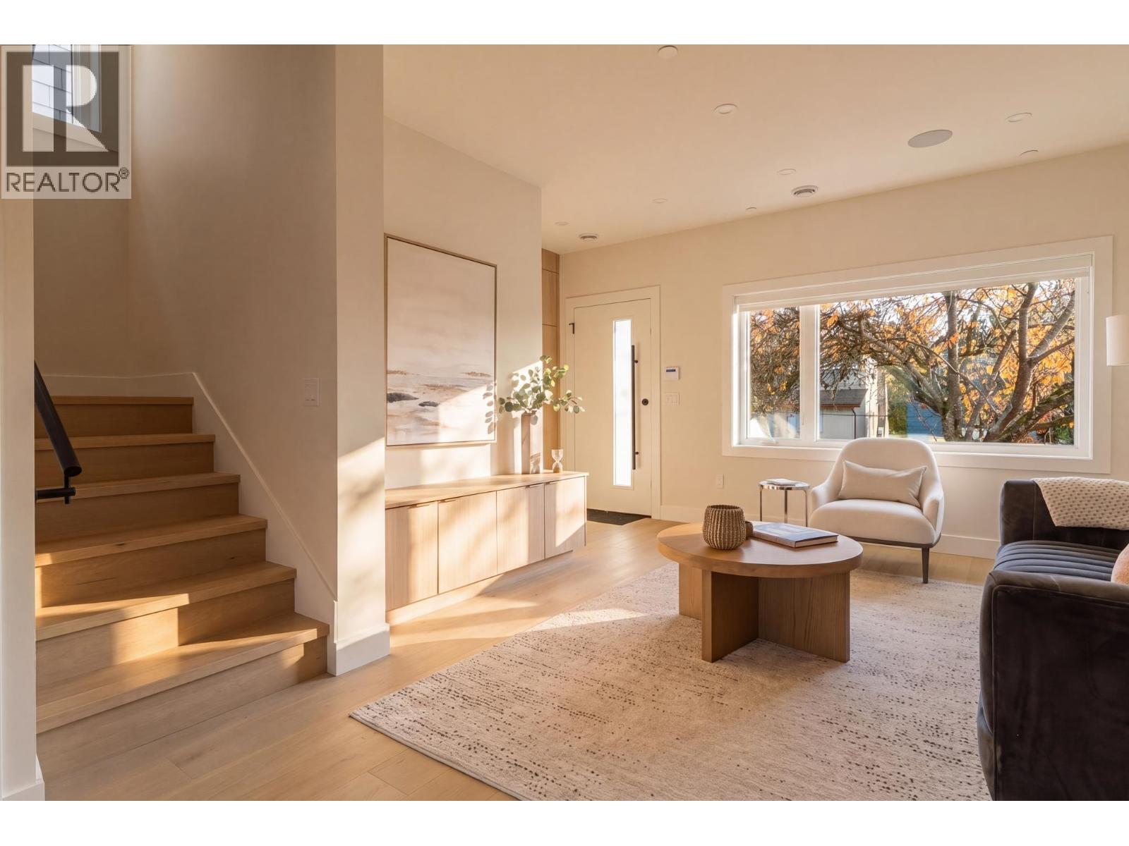 2 1937 TEMPLETON DRIVE, Vancouver