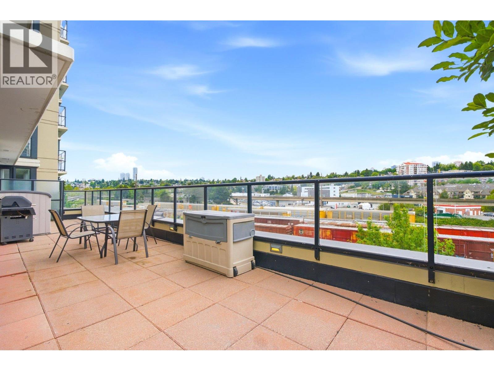 401 1 RENAISSANCE SQUARE, New Westminster