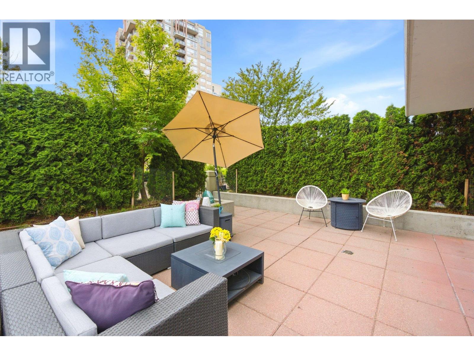 401 1 RENAISSANCE SQUARE, New Westminster