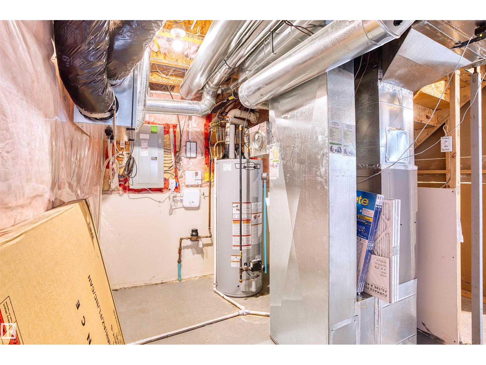 11711 16 Ave SW SW - 26