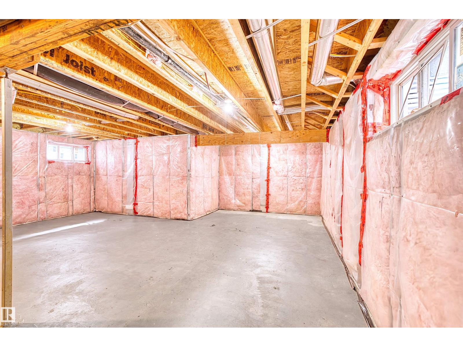 11711 16 Ave SW SW - 27