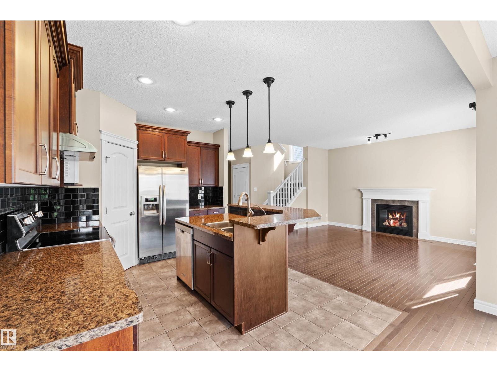 11711 16 Ave SW SW - 3