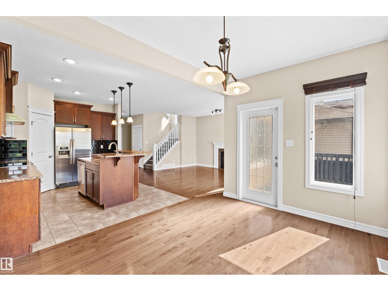 11711 16 Ave SW SW - 5